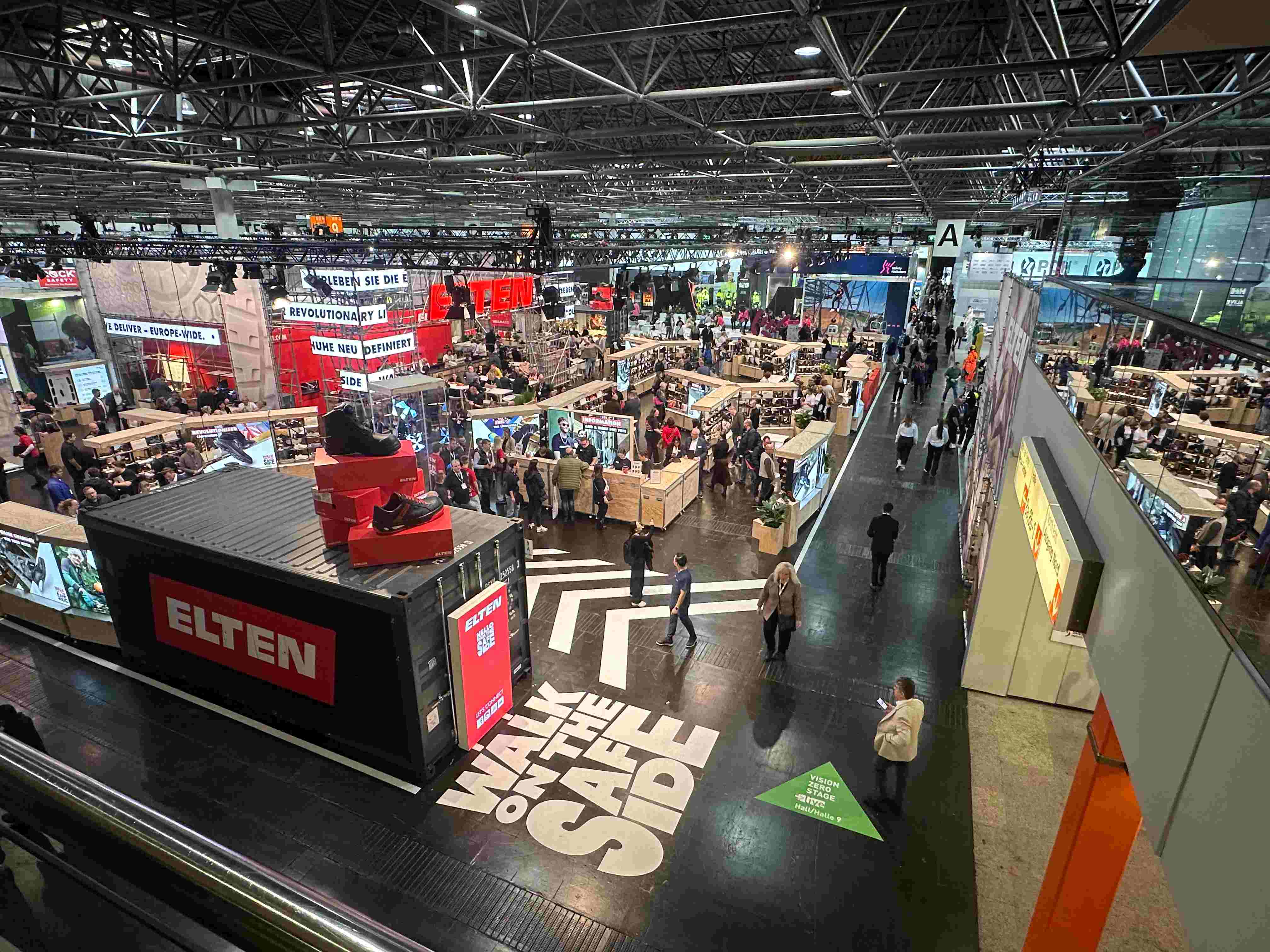 SenJoy visar upp innovativa kylkläder på Tysklands A+A internationella mässa